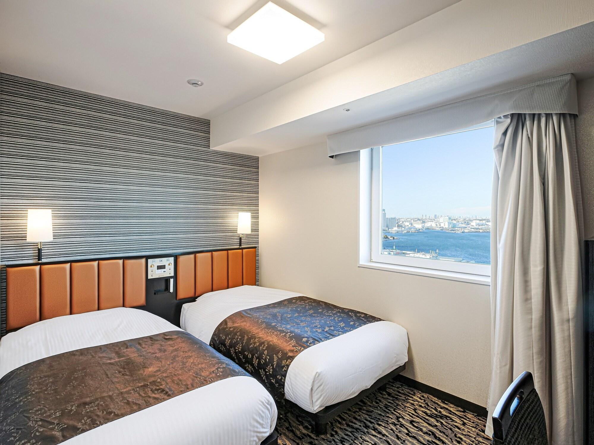 Hotel Apa & Yokohama Bay Tower 3*